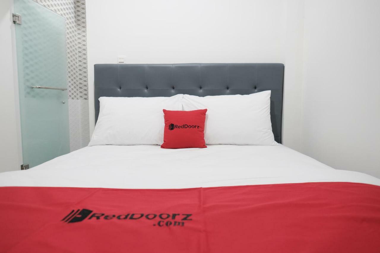 Reddoorz Near Taman Palem Hotel Jakarta Exterior photo
