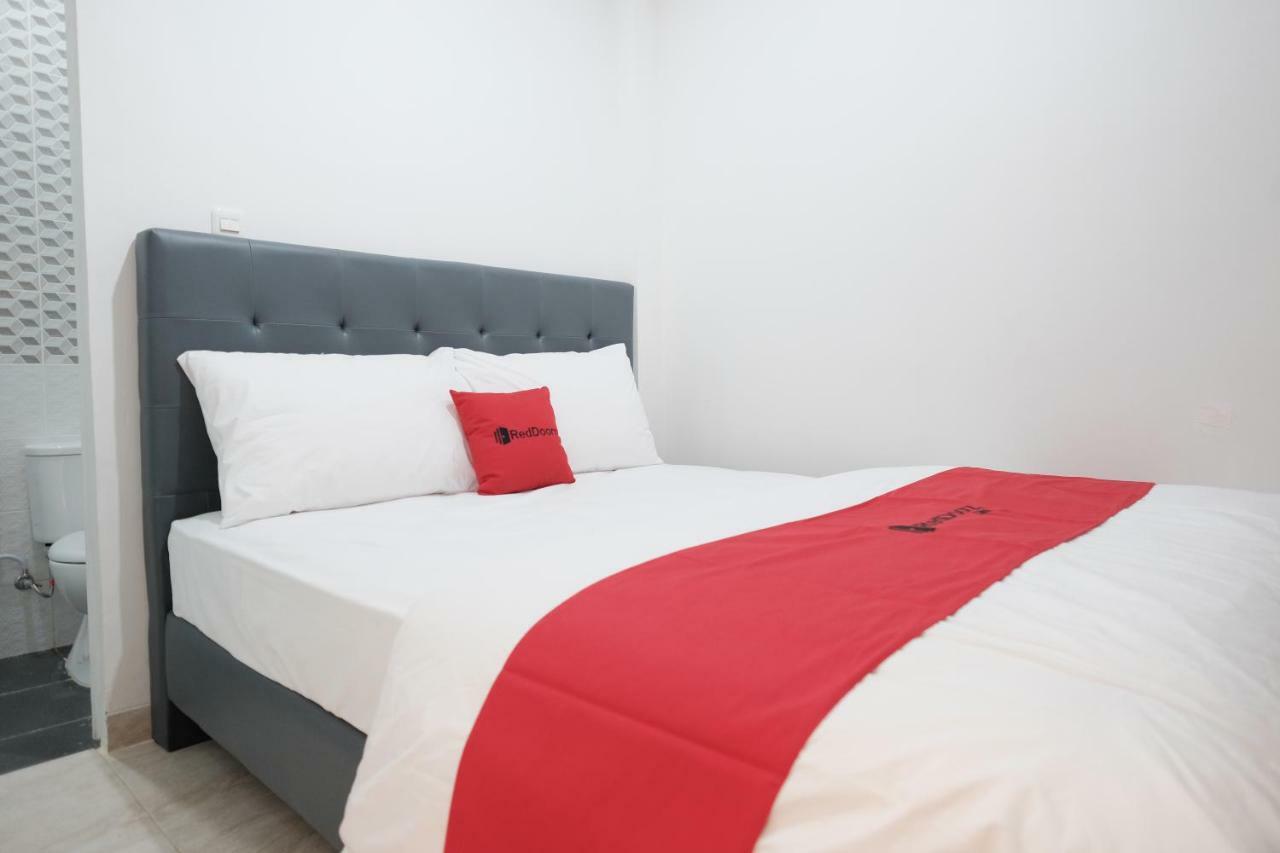 Reddoorz Near Taman Palem Hotel Jakarta Exterior photo